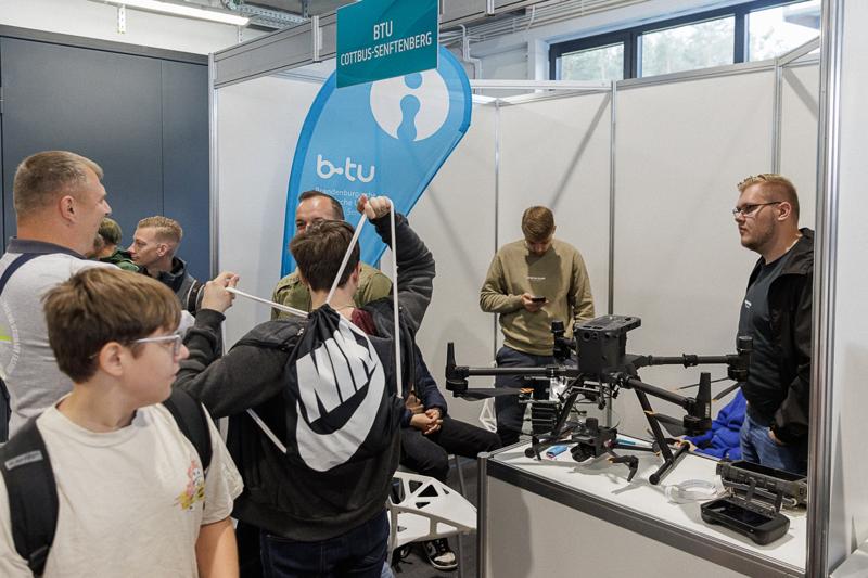 15 maja 2025 r. w Aeroklubie Ziemi Lubuskiej w Zielonej Górze-Przylepie odbyły się Targi AIR DRONE EXPO LUBUSKIE 2025.