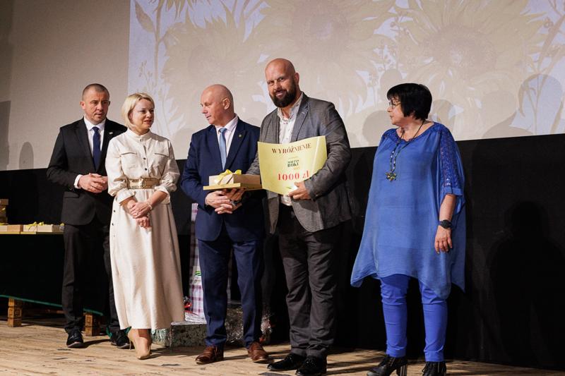 W sobotę, 17 maja 2025 roku, w Świebodzińskim Domu Kultury odbyła się uroczysta Gala Finałowa pierwszej edycji konkursu „Sołtys Roku 2025”, zorganizowanego przez Departament Programów Rozwoju Obszarów Wiejskich Urzędu Marszałkowskiego Województwa Lubuskiego.