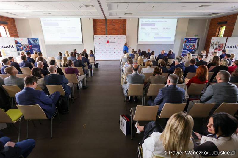 Uczestnicy dwudniowej Konferencji Polska Strefa Inwestycji 2025 – Forum Gospodarcze K-S-SSE, w Pałacu w Mierzęcinie