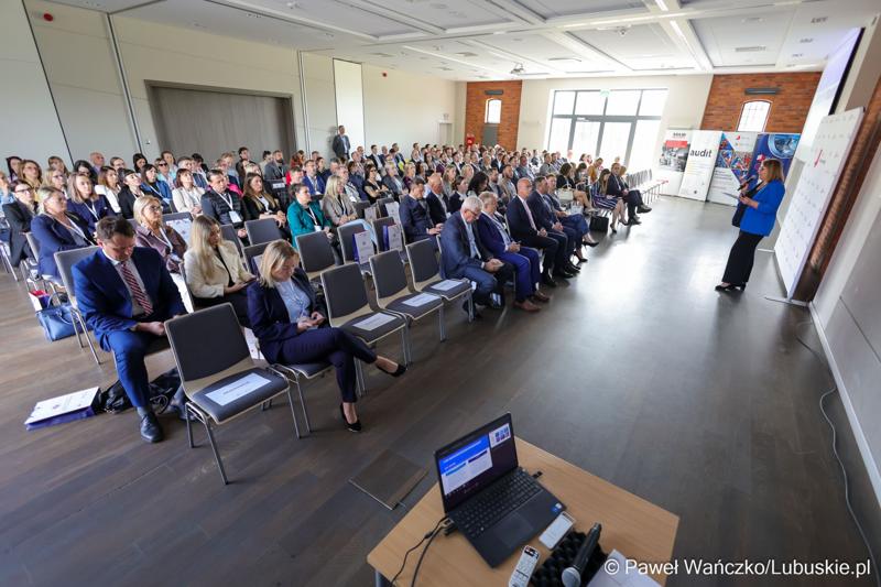Uczestnicy dwudniowej Konferencji Polska Strefa Inwestycji 2025 – Forum Gospodarcze K-S-SSE, w Pałacu w Mierzęcinie