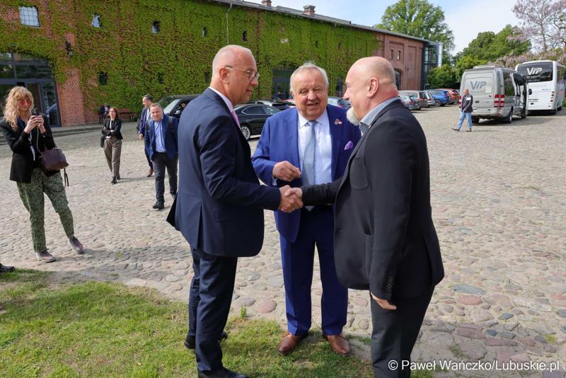 Uczestnicy dwudniowej Konferencji Polska Strefa Inwestycji 2025 – Forum Gospodarcze K-S-SSE, w Pałacu w Mierzęcinie