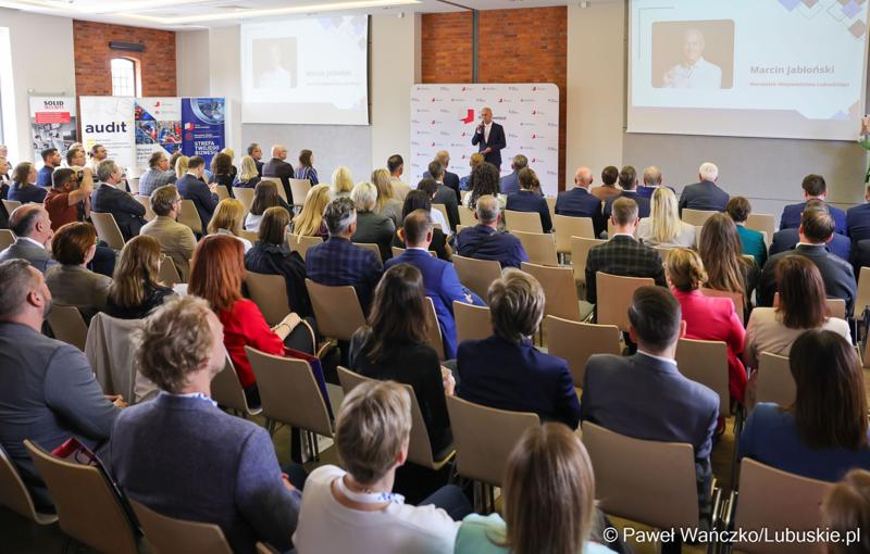Uczestnicy dwudniowej Konferencji Polska Strefa Inwestycji 2025 – Forum Gospodarcze K-S-SSE, w Pałacu w Mierzęcinie
