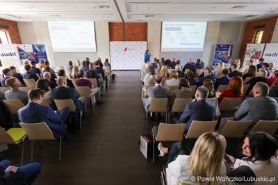 Uczestnicy dwudniowej Konferencji Polska Strefa Inwestycji 2025 – Forum Gospodarcze K-S-SSE, w Pałacu w Mierzęcinie
