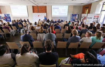 Uczestnicy dwudniowej Konferencji Polska Strefa Inwestycji 2025 – Forum Gospodarcze K-S-SSE, w Pałacu w Mierzęcinie
