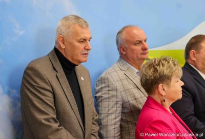 Uczestnicy konferencji prasowej dot. kampanii profrekwencyjnej przed drugą turą wyborów prezydenckich