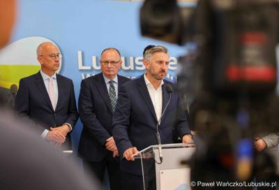 Uczestnicy konferencji prasowej dot. kampanii profrekwencyjnej przed drugą turą wyborów prezydenckich