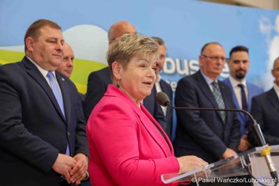 Uczestnicy konferencji prasowej dot. kampanii profrekwencyjnej przed drugą turą wyborów prezydenckich