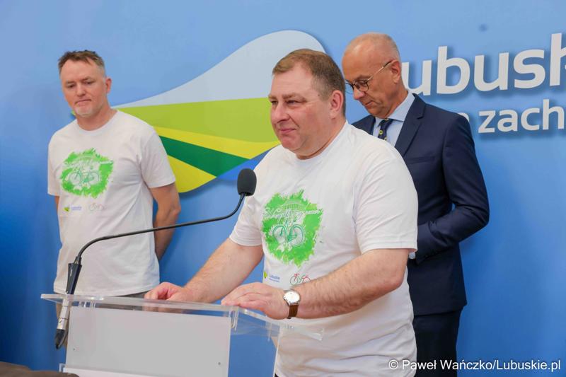 Wicemarszałek Województwa Lubuskiego Grzegorz Potęga przemawia podczas konferencii prasowej