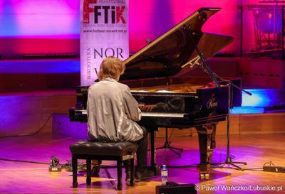 Koncert jazzowy w wykonaniu Adama Bałdycha i Kamila Piotrowicza