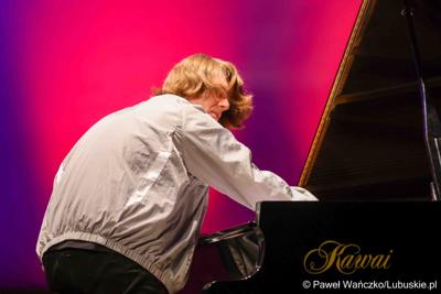Koncert jazzowy w wykonaniu Adama Bałdycha i Kamila Piotrowicza