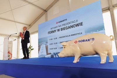 W Bieganowie, gdzie niegdyś działała największa w Polsce Przemysłowa Ferma Trzody Chlewnej, właśnie otwarto nowoczesną fermę zarodową.