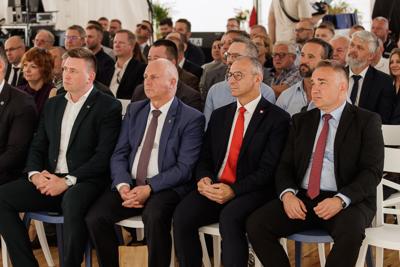 W Bieganowie, gdzie niegdyś działała największa w Polsce Przemysłowa Ferma Trzody Chlewnej, właśnie otwarto nowoczesną fermę zarodową.
