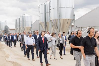 W Bieganowie, gdzie niegdyś działała największa w Polsce Przemysłowa Ferma Trzody Chlewnej, właśnie otwarto nowoczesną fermę zarodową.