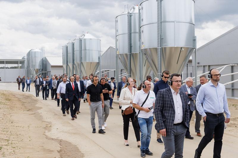 W Bieganowie, gdzie niegdyś działała największa w Polsce Przemysłowa Ferma Trzody Chlewnej, właśnie otwarto nowoczesną fermę zarodową.