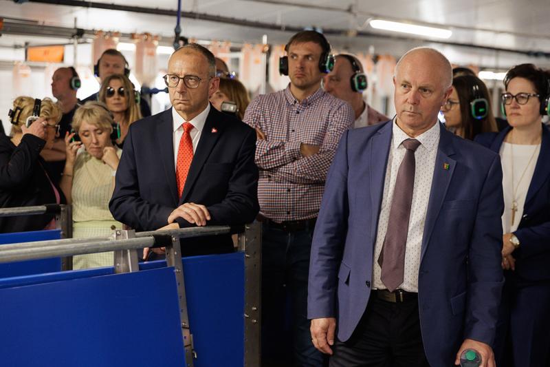 W Bieganowie, gdzie niegdyś działała największa w Polsce Przemysłowa Ferma Trzody Chlewnej, właśnie otwarto nowoczesną fermę zarodową.