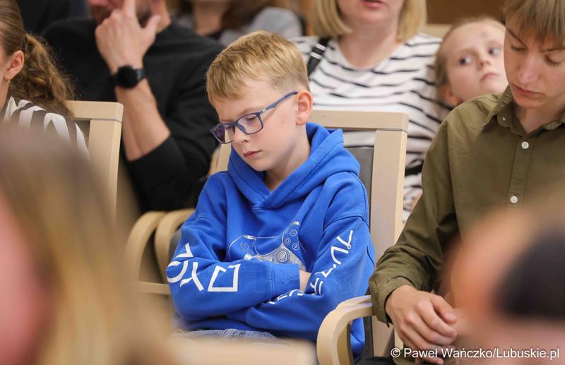 Uroczystość podsumowująca konkursy i wręczenie nagród laureatom etapów wojewódzkich i osób wyróżnionych w XV edycji  ogólnopolskiego Konkursu Plastycznego dla dzieci „Wioski bez troski” oraz VI edycji Ogólnopolskiego Konkursu dla Dzieci na Rymowankę o Bezpieczeństwie w Gospodarstwie Rolnym pod hasłem „Wioski bez troski”.