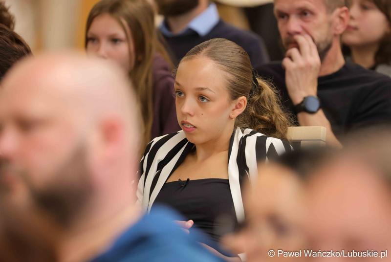 Uroczystość podsumowująca konkursy i wręczenie nagród laureatom etapów wojewódzkich i osób wyróżnionych w XV edycji  ogólnopolskiego Konkursu Plastycznego dla dzieci „Wioski bez troski” oraz VI edycji Ogólnopolskiego Konkursu dla Dzieci na Rymowankę o Bezpieczeństwie w Gospodarstwie Rolnym pod hasłem „Wioski bez troski”.