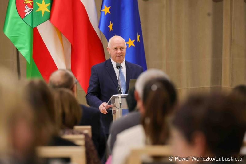 Uroczystość podsumowująca konkursy i wręczenie nagród laureatom etapów wojewódzkich i osób wyróżnionych w XV edycji  ogólnopolskiego Konkursu Plastycznego dla dzieci „Wioski bez troski” oraz VI edycji Ogólnopolskiego Konkursu dla Dzieci na Rymowankę o Bezpieczeństwie w Gospodarstwie Rolnym pod hasłem „Wioski bez troski”.