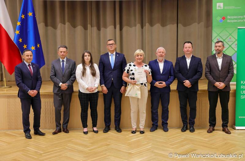 Uroczystość podsumowująca konkursy i wręczenie nagród laureatom etapów wojewódzkich i osób wyróżnionych w XV edycji  ogólnopolskiego Konkursu Plastycznego dla dzieci „Wioski bez troski” oraz VI edycji Ogólnopolskiego Konkursu dla Dzieci na Rymowankę o Bezpieczeństwie w Gospodarstwie Rolnym pod hasłem „Wioski bez troski”.