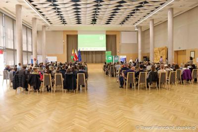 Uroczystość podsumowująca konkursy i wręczenie nagród laureatom etapów wojewódzkich i osób wyróżnionych w XV edycji  ogólnopolskiego Konkursu Plastycznego dla dzieci „Wioski bez troski” oraz VI edycji Ogólnopolskiego Konkursu dla Dzieci na Rymowankę o Bezpieczeństwie w Gospodarstwie Rolnym pod hasłem „Wioski bez troski”.