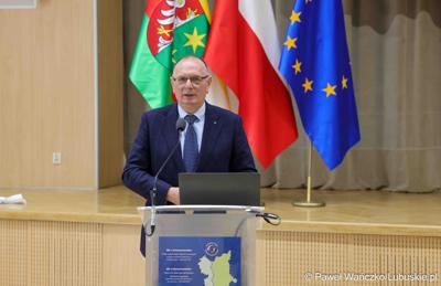 Uroczystość podsumowująca konkursy i wręczenie nagród laureatom etapów wojewódzkich i osób wyróżnionych w XV edycji  ogólnopolskiego Konkursu Plastycznego dla dzieci „Wioski bez troski” oraz VI edycji Ogólnopolskiego Konkursu dla Dzieci na Rymowankę o Bezpieczeństwie w Gospodarstwie Rolnym pod hasłem „Wioski bez troski”.