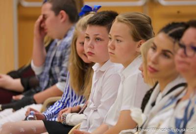 Uroczystość podsumowująca konkursy i wręczenie nagród laureatom etapów wojewódzkich i osób wyróżnionych w XV edycji  ogólnopolskiego Konkursu Plastycznego dla dzieci „Wioski bez troski” oraz VI edycji Ogólnopolskiego Konkursu dla Dzieci na Rymowankę o Bezpieczeństwie w Gospodarstwie Rolnym pod hasłem „Wioski bez troski”.