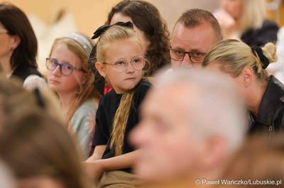 Uroczystość podsumowująca konkursy i wręczenie nagród laureatom etapów wojewódzkich i osób wyróżnionych w XV edycji  ogólnopolskiego Konkursu Plastycznego dla dzieci „Wioski bez troski” oraz VI edycji Ogólnopolskiego Konkursu dla Dzieci na Rymowankę o Bezpieczeństwie w Gospodarstwie Rolnym pod hasłem „Wioski bez troski”.