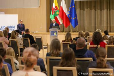 Uroczystość podsumowująca konkursy i wręczenie nagród laureatom etapów wojewódzkich i osób wyróżnionych w XV edycji  ogólnopolskiego Konkursu Plastycznego dla dzieci „Wioski bez troski” oraz VI edycji Ogólnopolskiego Konkursu dla Dzieci na Rymowankę o Bezpieczeństwie w Gospodarstwie Rolnym pod hasłem „Wioski bez troski”.