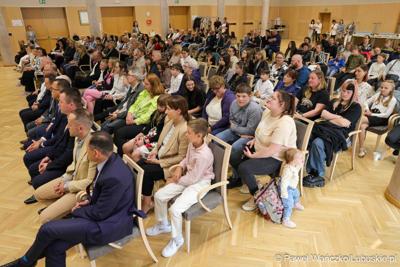 Uroczystość podsumowująca konkursy i wręczenie nagród laureatom etapów wojewódzkich i osób wyróżnionych w XV edycji  ogólnopolskiego Konkursu Plastycznego dla dzieci „Wioski bez troski” oraz VI edycji Ogólnopolskiego Konkursu dla Dzieci na Rymowankę o Bezpieczeństwie w Gospodarstwie Rolnym pod hasłem „Wioski bez troski”.