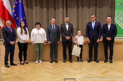 Uroczystość podsumowująca konkursy i wręczenie nagród laureatom etapów wojewódzkich i osób wyróżnionych w XV edycji  ogólnopolskiego Konkursu Plastycznego dla dzieci „Wioski bez troski” oraz VI edycji Ogólnopolskiego Konkursu dla Dzieci na Rymowankę o Bezpieczeństwie w Gospodarstwie Rolnym pod hasłem „Wioski bez troski”.