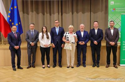 Uroczystość podsumowująca konkursy i wręczenie nagród laureatom etapów wojewódzkich i osób wyróżnionych w XV edycji  ogólnopolskiego Konkursu Plastycznego dla dzieci „Wioski bez troski” oraz VI edycji Ogólnopolskiego Konkursu dla Dzieci na Rymowankę o Bezpieczeństwie w Gospodarstwie Rolnym pod hasłem „Wioski bez troski”.