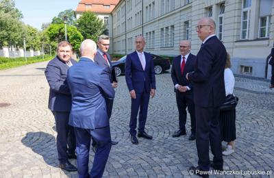 W Kancelarii Kraju Związkowego Brandenburgia w Poczdamie odbyło się wspólne posiedzenie Zarządu Województwa Lubuskiego i rządu Kraju Związkowego Brandenburgia. Wydarzenie wiąże się z 25-leciem podpisania wspólnego oświadczenia o współpracy między regionami.