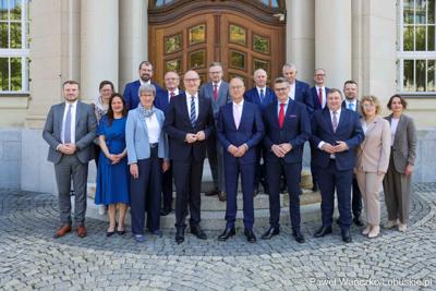 W Kancelarii Kraju Związkowego Brandenburgia w Poczdamie odbyło się wspólne posiedzenie Zarządu Województwa Lubuskiego i rządu Kraju Związkowego Brandenburgia. Wydarzenie wiąże się z 25-leciem podpisania wspólnego oświadczenia o współpracy między regionami.