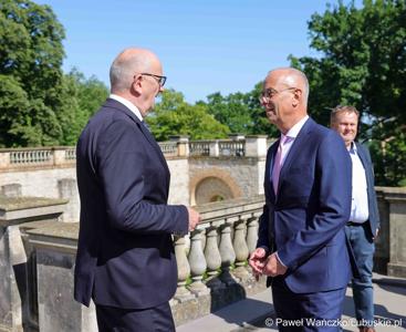 W Kancelarii Kraju Związkowego Brandenburgia w Poczdamie odbyło się wspólne posiedzenie Zarządu Województwa Lubuskiego i rządu Kraju Związkowego Brandenburgia. Wydarzenie wiąże się z 25-leciem podpisania wspólnego oświadczenia o współpracy między regionami.