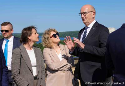 W Kancelarii Kraju Związkowego Brandenburgia w Poczdamie odbyło się wspólne posiedzenie Zarządu Województwa Lubuskiego i rządu Kraju Związkowego Brandenburgia. Wydarzenie wiąże się z 25-leciem podpisania wspólnego oświadczenia o współpracy między regionami.