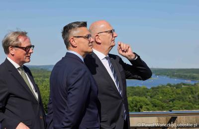 W Kancelarii Kraju Związkowego Brandenburgia w Poczdamie odbyło się wspólne posiedzenie Zarządu Województwa Lubuskiego i rządu Kraju Związkowego Brandenburgia. Wydarzenie wiąże się z 25-leciem podpisania wspólnego oświadczenia o współpracy między regionami.