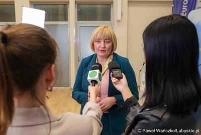 Uczestnicy konferencji prasowej dot. umowy o dofinansowanie projektu „Centrum Wsparcia Organizacji Pozarządowych - podregion zielonogórski” 