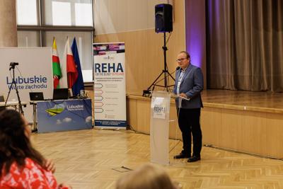 Jesteśmy Razem! Regionalna Konferencja REHA w Zielonej Górze Łączy Osoby z Niepełnosprawnościami