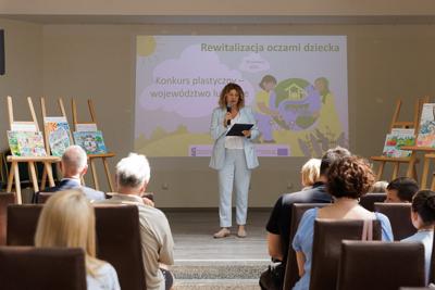 Konkurs był skierowany był do dzieci w wieku szkolnym (od pierwszej do ósmej klasy szkoły podstawowej). Dzieci zaprezentowały w swoich rysunkach, co jest dla nich ważne w miejscu zamieszkania, jak powinna wyglądać ich najbliższa okolica i relacje między sąsiadami.