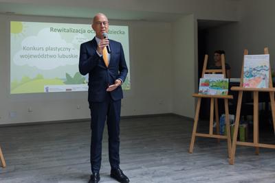 Konkurs był skierowany był do dzieci w wieku szkolnym (od pierwszej do ósmej klasy szkoły podstawowej). Dzieci zaprezentowały w swoich rysunkach, co jest dla nich ważne w miejscu zamieszkania, jak powinna wyglądać ich najbliższa okolica i relacje między sąsiadami.