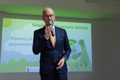 Konkurs był skierowany był do dzieci w wieku szkolnym (od pierwszej do ósmej klasy szkoły podstawowej). Dzieci zaprezentowały w swoich rysunkach, co jest dla nich ważne w miejscu zamieszkania, jak powinna wyglądać ich najbliższa okolica i relacje między sąsiadami.