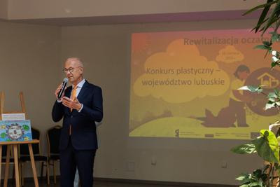 Konkurs był skierowany był do dzieci w wieku szkolnym (od pierwszej do ósmej klasy szkoły podstawowej). Dzieci zaprezentowały w swoich rysunkach, co jest dla nich ważne w miejscu zamieszkania, jak powinna wyglądać ich najbliższa okolica i relacje między sąsiadami.