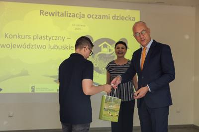 Konkurs był skierowany był do dzieci w wieku szkolnym (od pierwszej do ósmej klasy szkoły podstawowej). Dzieci zaprezentowały w swoich rysunkach, co jest dla nich ważne w miejscu zamieszkania, jak powinna wyglądać ich najbliższa okolica i relacje między sąsiadami.