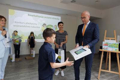 Konkurs był skierowany był do dzieci w wieku szkolnym (od pierwszej do ósmej klasy szkoły podstawowej). Dzieci zaprezentowały w swoich rysunkach, co jest dla nich ważne w miejscu zamieszkania, jak powinna wyglądać ich najbliższa okolica i relacje między sąsiadami.