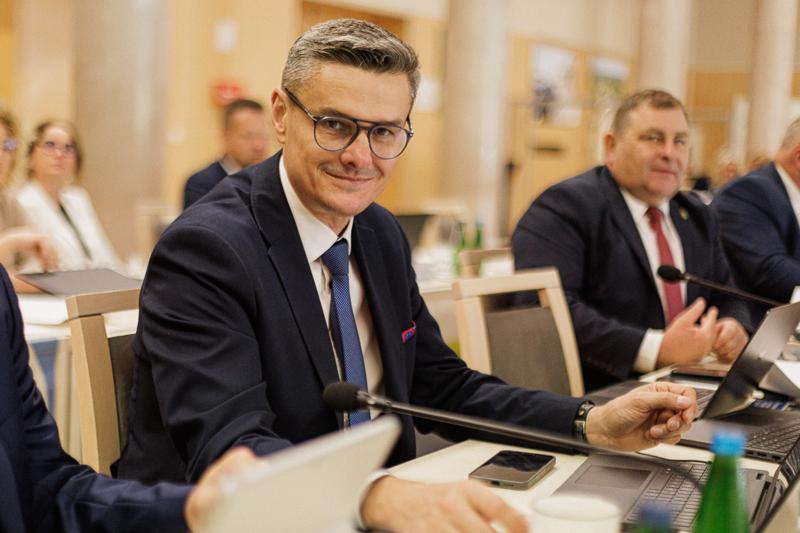 Wicemarszałek Województwa Lubuskiego Sebastian Ciemnoczołowski podczas XI zwyczajnej sesji Sejmiku Województwa Lubuskiego