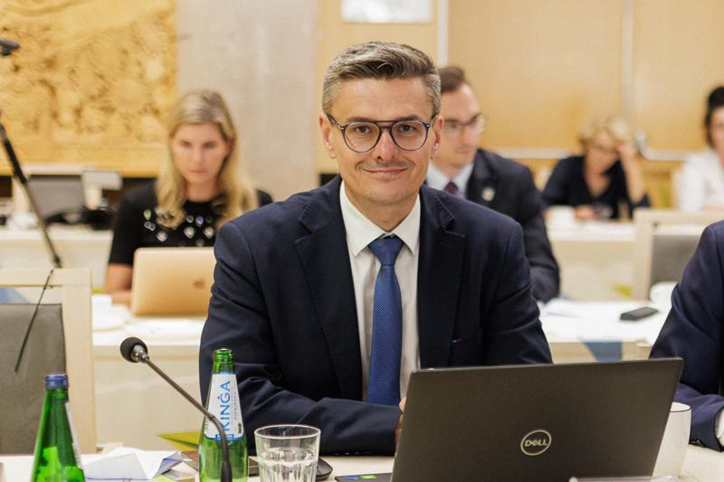 Wicemarszałek Województwa Lubuskiego Sebastian Ciemnoczołowski podczas XI zwyczajnej sesji Sejmiku Województwa Lubuskiego