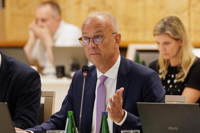Marszałek Województwa Lubuskiego Marcin Jabłoński podczas XI zwyczajnej sesji Sejmiku Województwa Lubuskiego