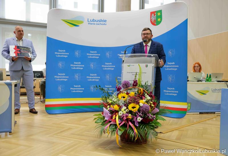 Wiceprezydent Zielonej Góry Jarosław Flakowski przemawia podczas XI zwyczajnej sesji Sejmiku Województwa Lubuskiego