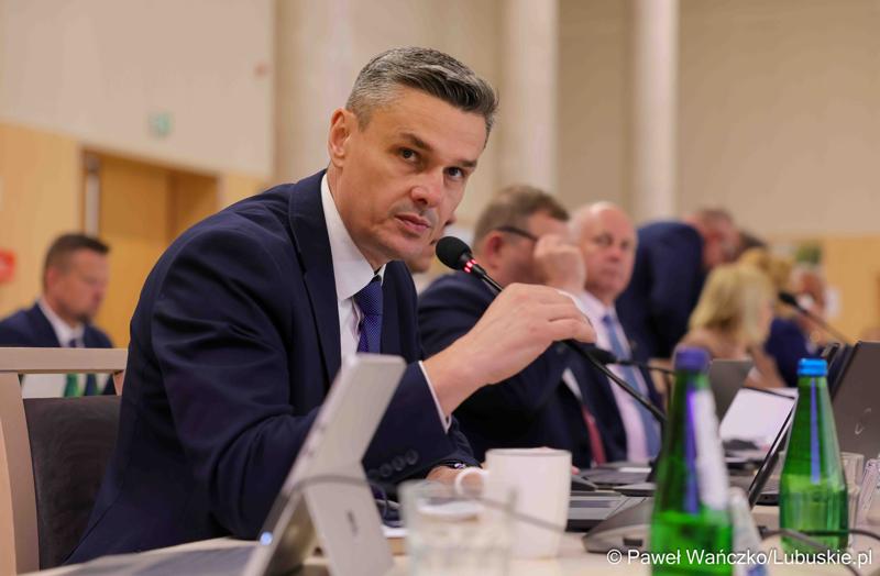Wicemarszałek Województwa Lubuskiego Sebastian Ciemnoczołowski podczas XI zwyczajnej sesji Sejmiku Województwa Lubuskiego