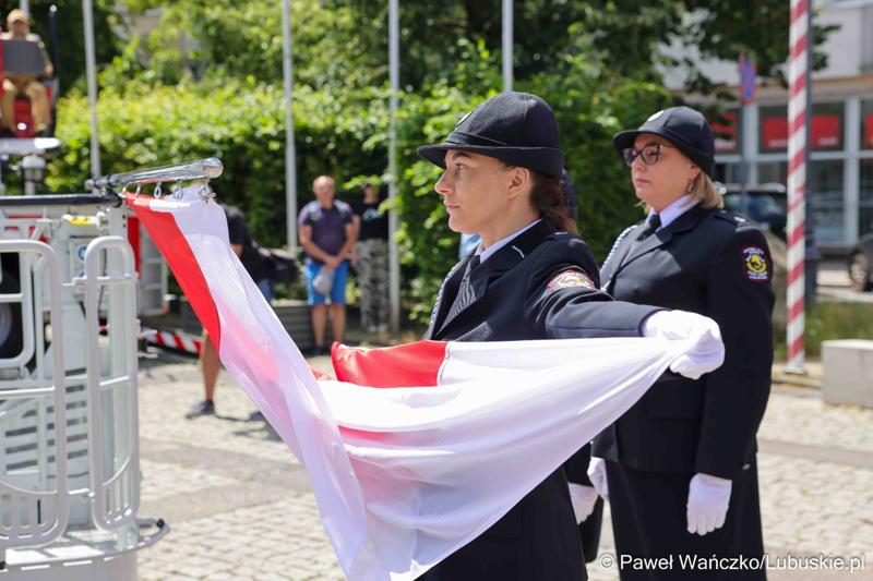 26 lekkich i średnich samochodów ratowniczo-gaśniczych otrzymały lubuskie jednostki OSP w ramach projektu unijnego zrealizowanego przez Oddział Wojewódzki Związku Ochotniczych Straży Pożarnych RP. 28 czerwca 2025 r. na zielonogórskim Placu Bohaterów odbyła się uroczystość podsumowująca to działanie.